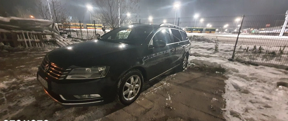 Volkswagen Passat cena 27900 przebieg: 409000, rok produkcji 2012 z Łódź małe 191